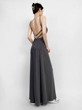 Anabella – Schwarzes Maxikleid mit Schnürung - Grau